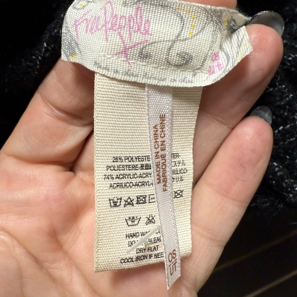 Free People Hooded Rib Knit Infinity Wrap Scarf NWT - Picture 6 of 10